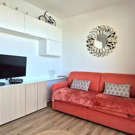 Marina & Soleil - Port De 카네트